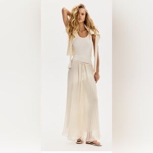 🛍️NWT H&M XL Elegant Ivory Maxi Skirt